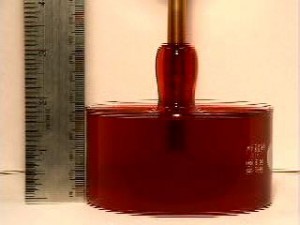 圖5 非牛頓流體的爬桿效應(yīng)